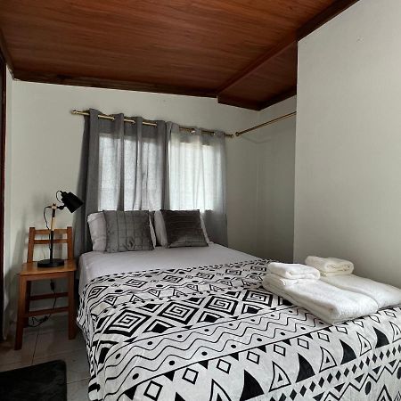 Tiny Apartment In The City Rooftop Terrace Banos  Exterior photo