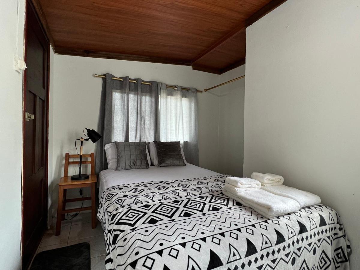 Tiny Apartment In The City Rooftop Terrace Banos  Exterior photo