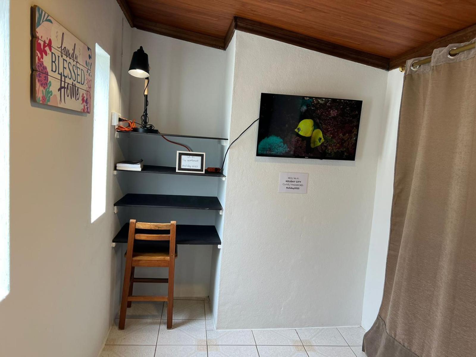 Tiny Apartment In The City Rooftop Terrace Banos  Exterior photo
